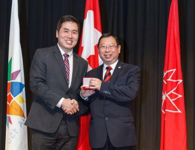 加拿大多伦多华助中心主席喜获国会议员颁发社区奖