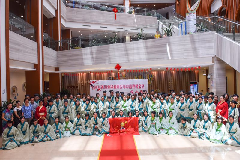 华裔青少年在镇海培菊图书馆举行成人礼—— 这一刻，我们长大啦！