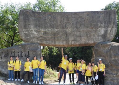 来一场说走就走的“穿越之旅”：华裔青少年参观余姚河姆渡遗址博物馆
